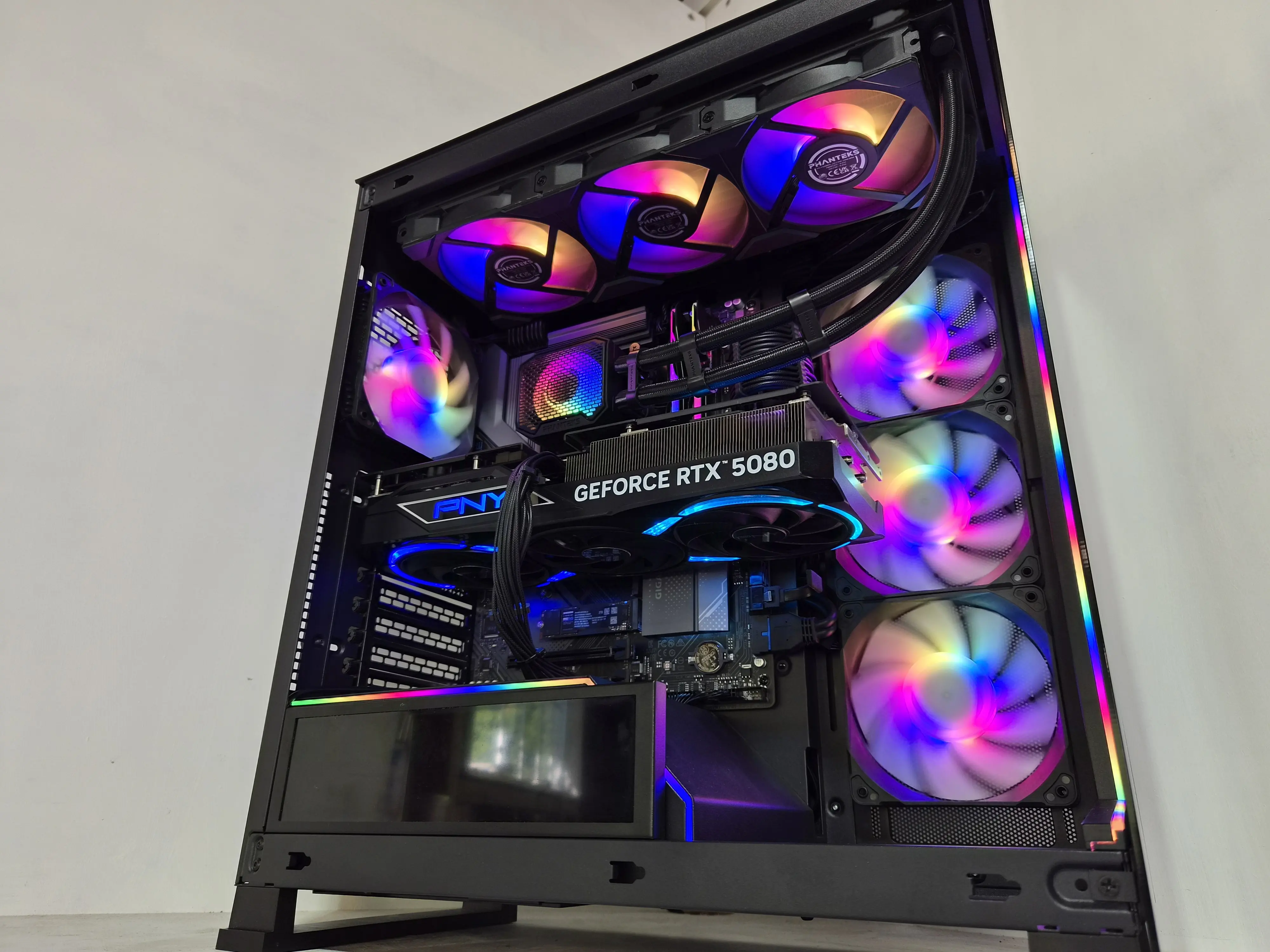 HIGH END GAMING Ryzen 9800x3D | RTX 5080 16GB | 64GB DDD5 | 4TB M.2 | Win 11 image 6